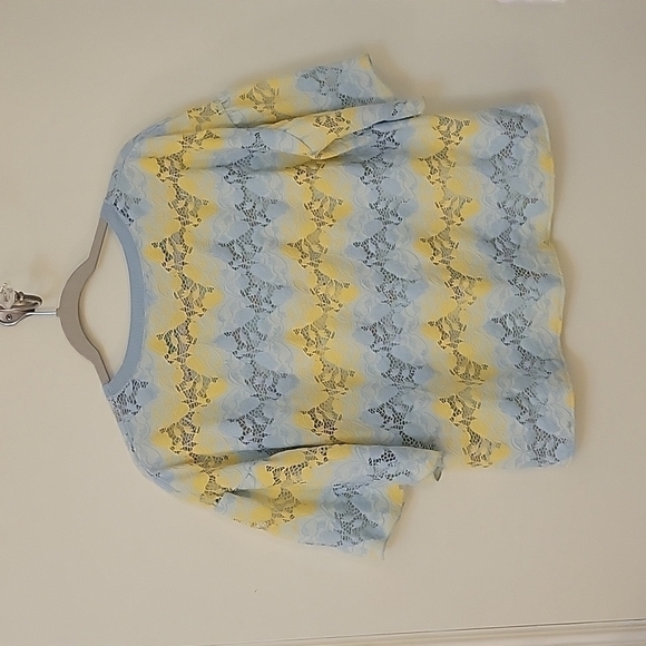 Zara Baby Blue Yellow Floral Lace Bell Sleeve Festival Top - Picture 5 of 8